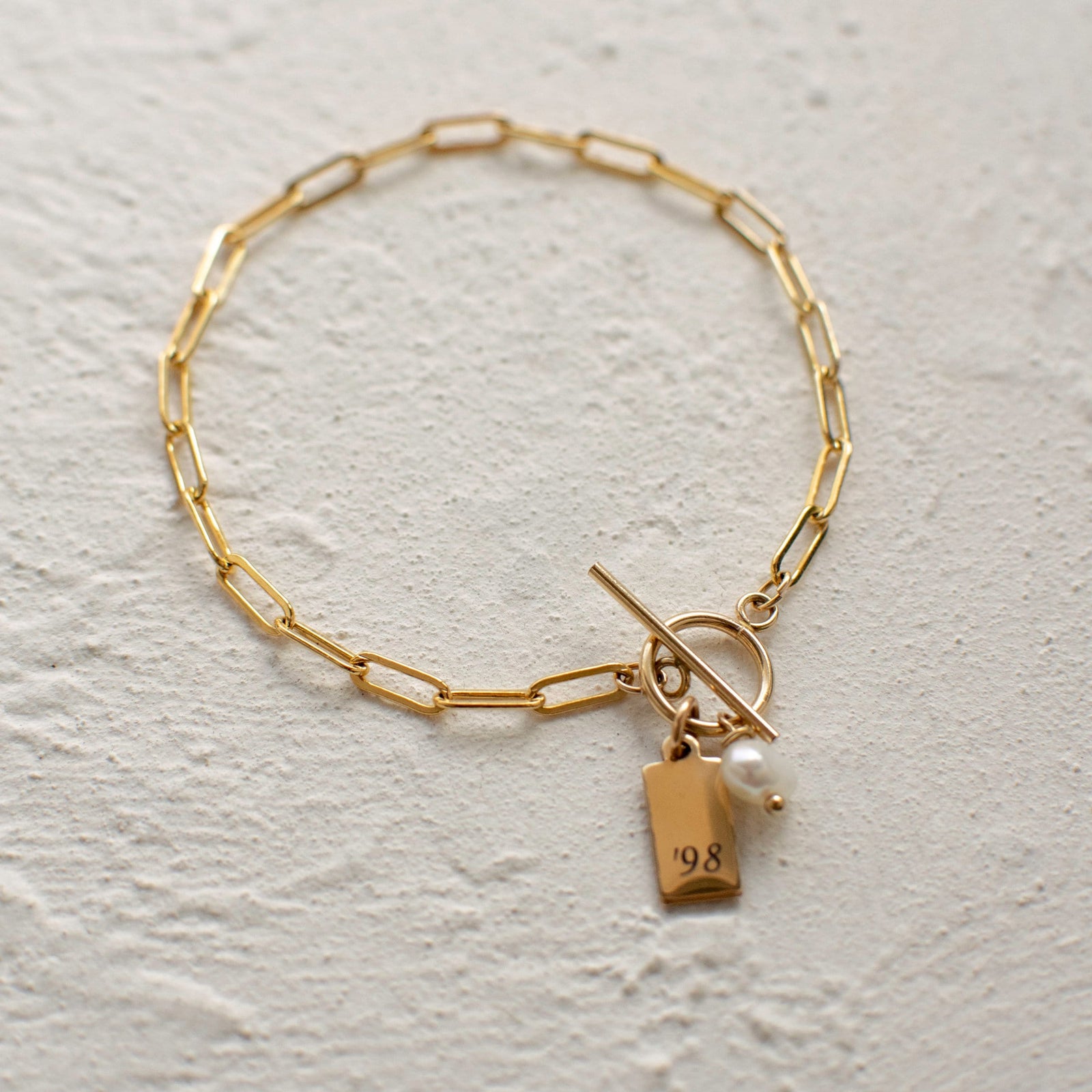 Personalized Gold Filled Mini Tag and Pearl Bracelet • Bold Link Paperclip Bracelet with Toggle Closure